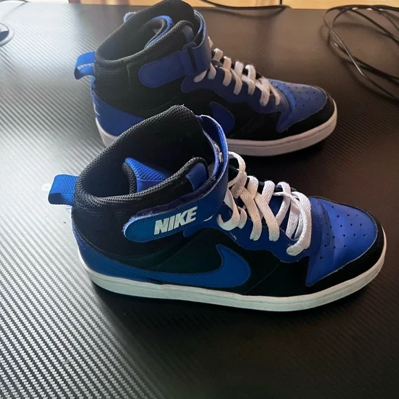 Nike boys shoes - Picture 3 of 5